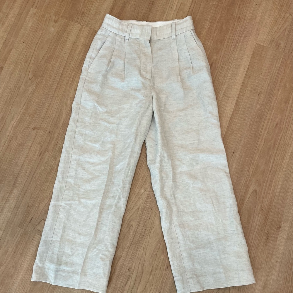 Aritzia Effortless crop linen